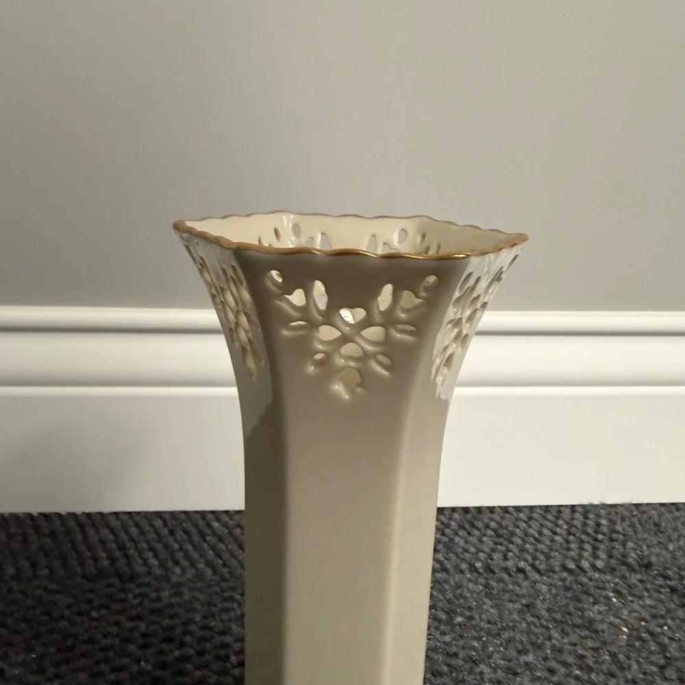 Lenox China Shelburne Small Vase Ivory Pierced Openwork 24K Gold Trim 8 Inch